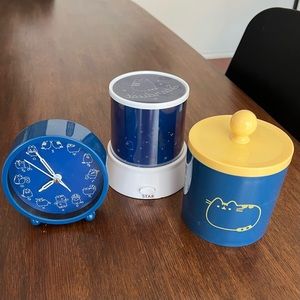 Pusheen ‘Starry Night’ Small Jar with Lid, Analog Clock & Star Light Lamp.